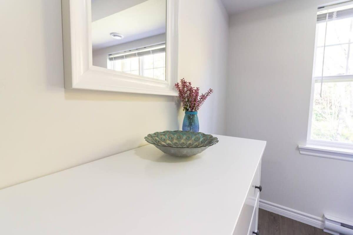Brand New Gorgeous Condo Near Unb & Hospital Coffee Parking 202 Saint John Buitenkant foto